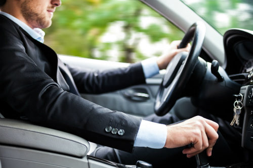 Auto aziendali: adempimenti specifici per l’uso promiscuo al dipendente