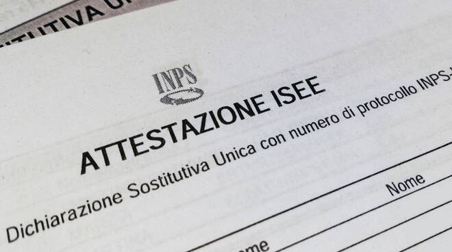 ISEE, DA LUGLIO PRIORITÀ ALLA PRECOMPILATA